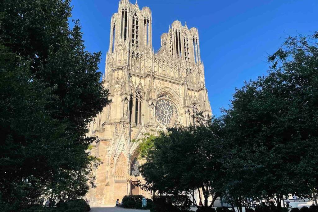 Апартаменты Superbe Loft 100M2 Proche Cathedrale Avec Parking Реймс Экстерьер фото